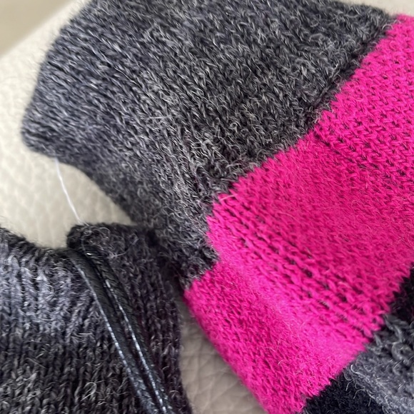 NWT JOCELYN THUMB HOLE FINGERLESS MITTENS - Picture 3 of 4